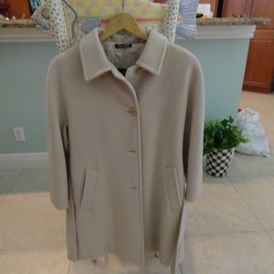 Italian 100%  Virgin Wool Beige Coat w/belt